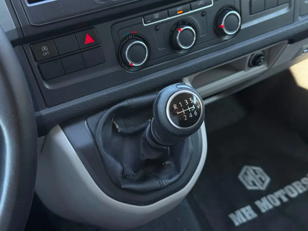 VOLKSWAGEN TRANSPORTER