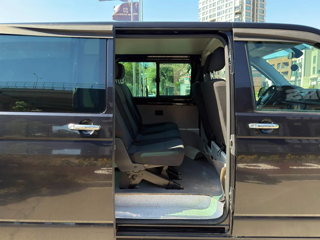 VOLKSWAGEN TRANSPORTER