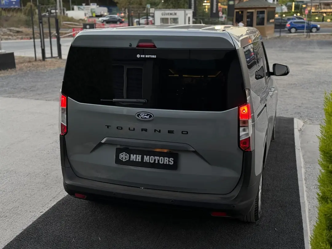 FORD TOURNEO COURIER