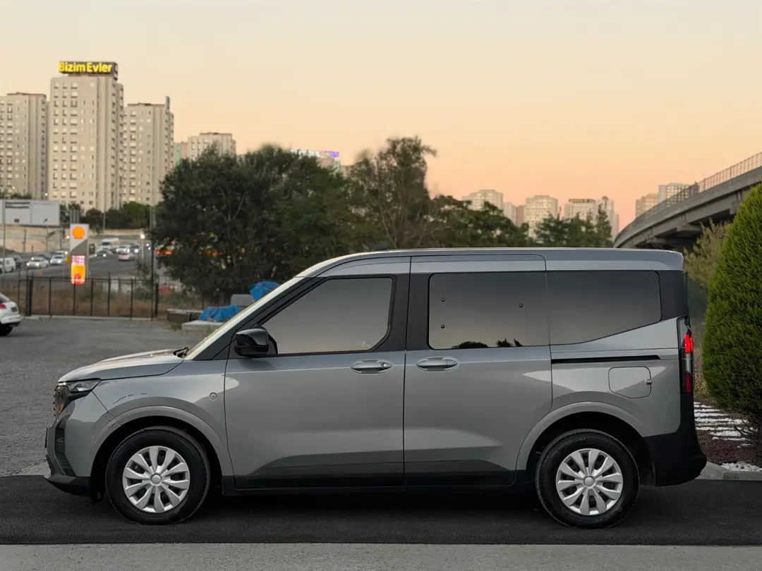 FORD TOURNEO COURIER
