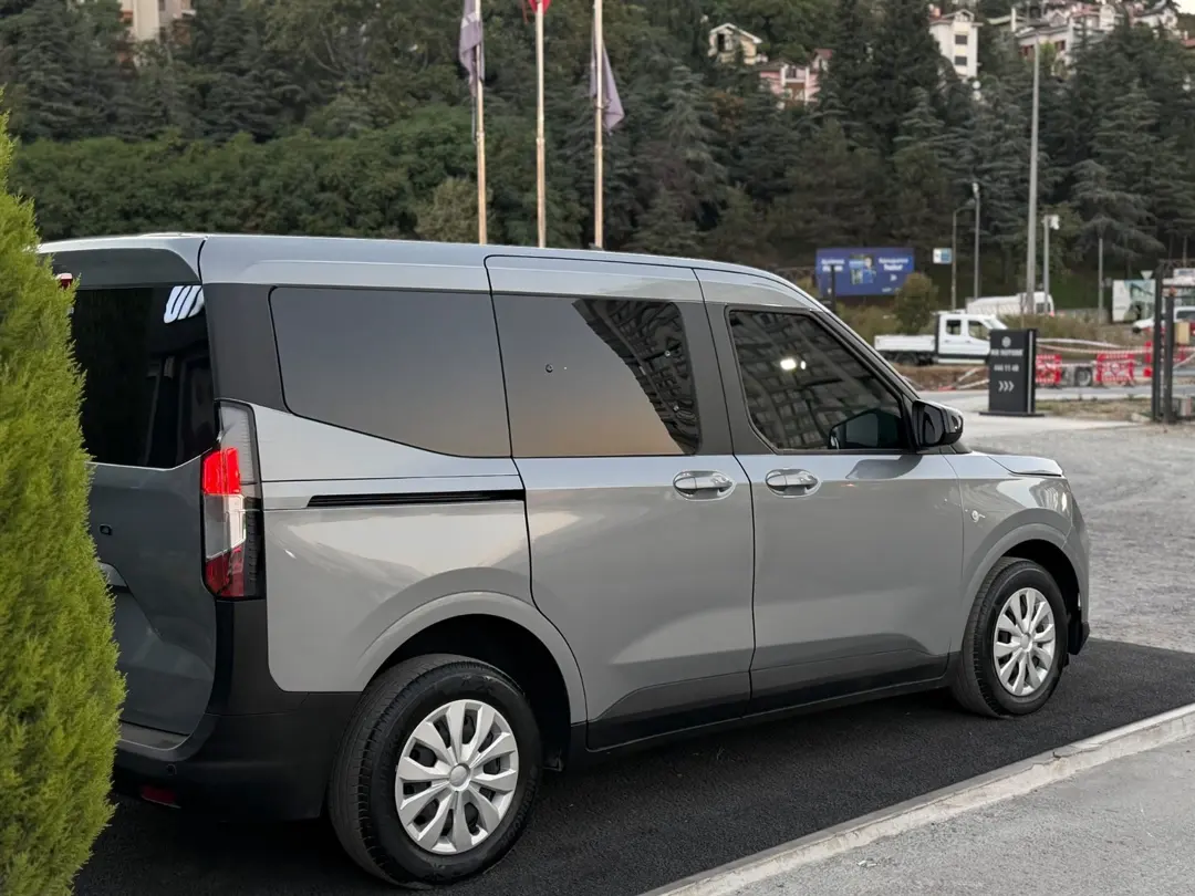 FORD TOURNEO COURIER