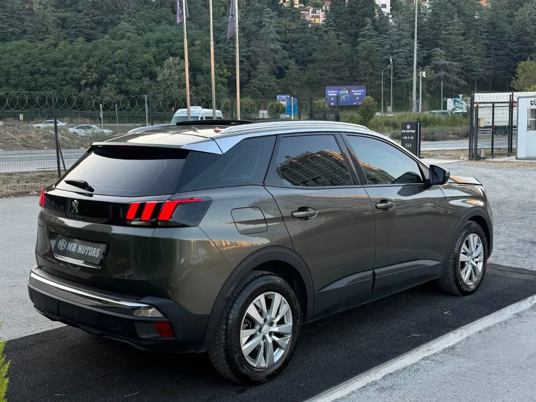 PEUGEOT 3008