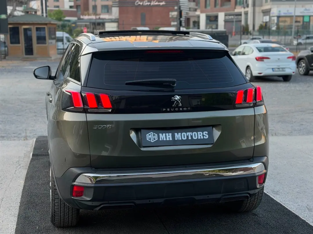 PEUGEOT 3008