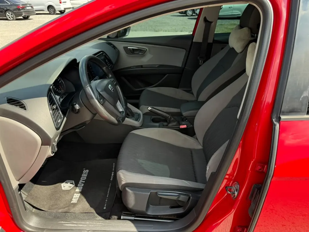 SEAT LEON