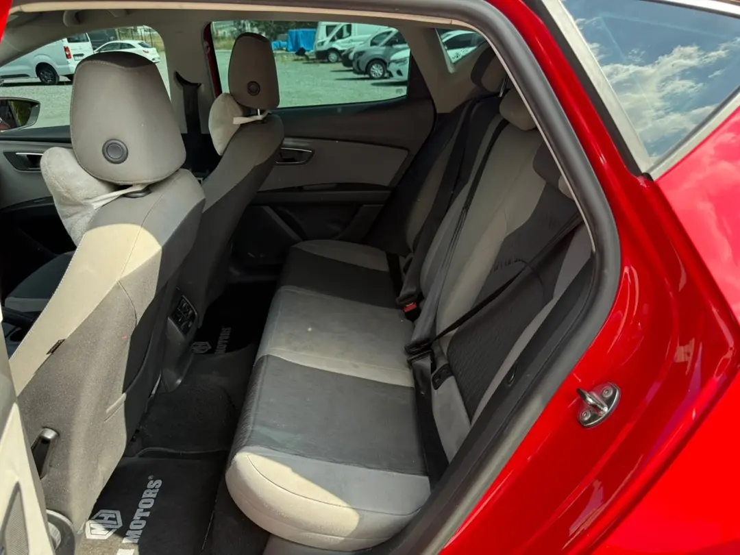 SEAT LEON