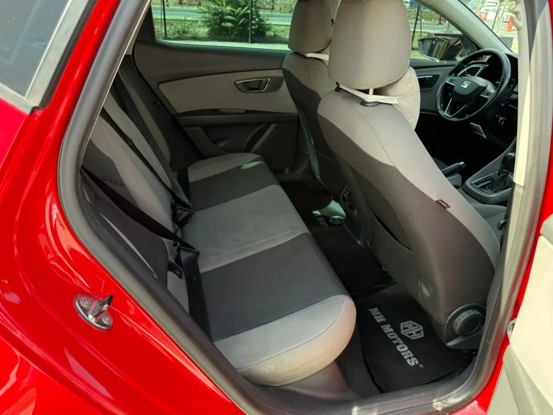 SEAT LEON