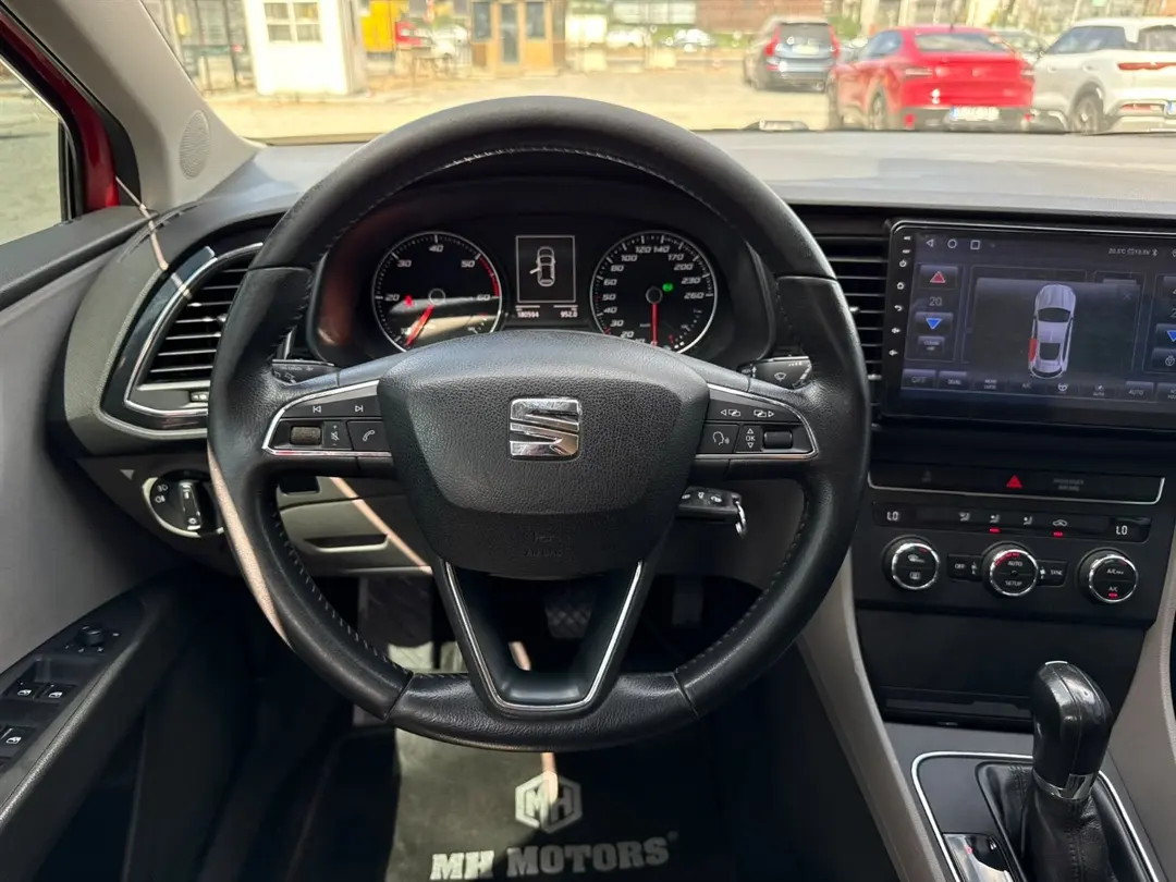 SEAT LEON