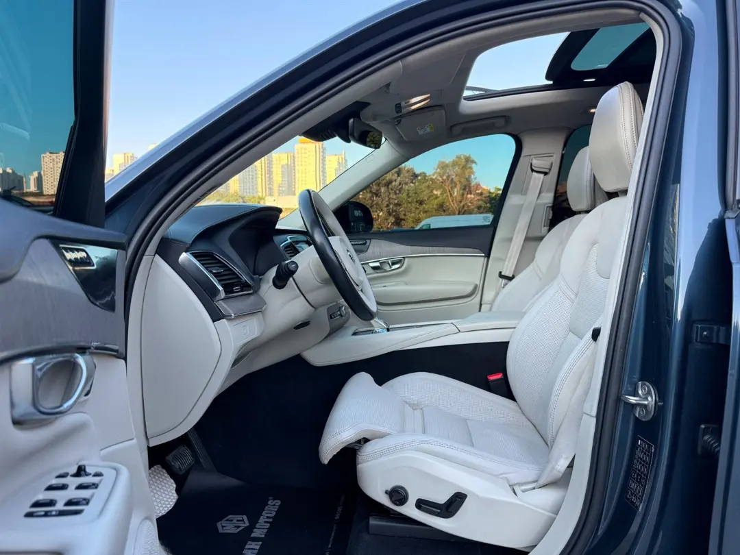 VOLVO XC 90