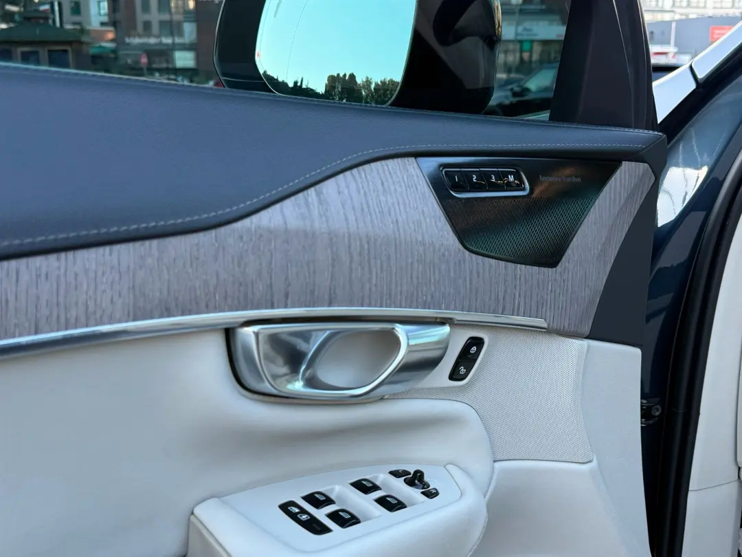 VOLVO XC 90