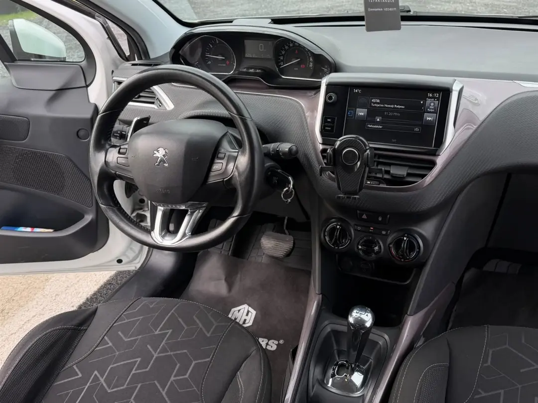 PEUGEOT 2008