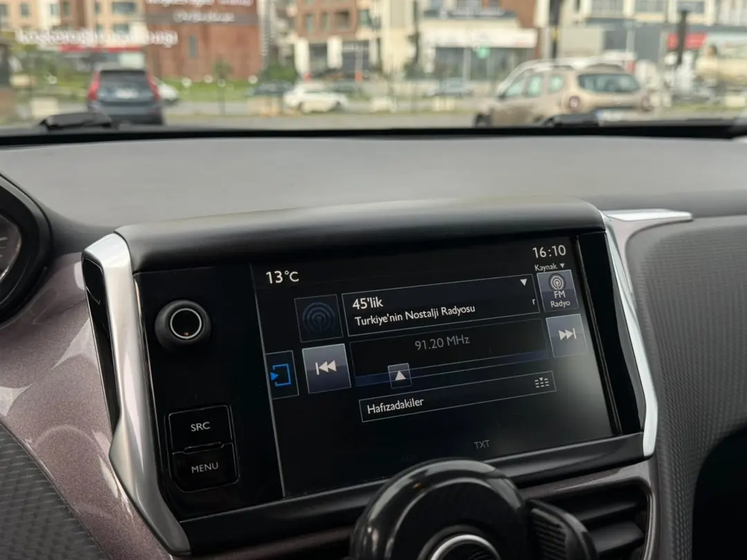 PEUGEOT 2008