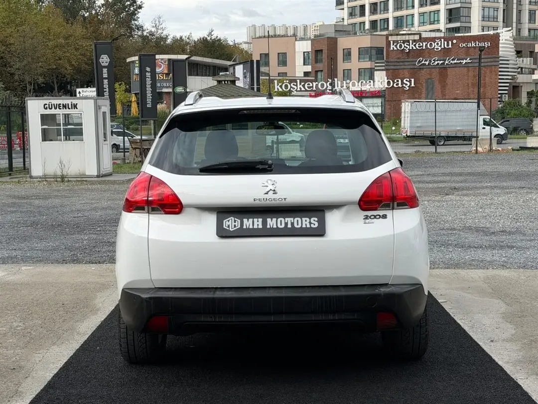 PEUGEOT 2008