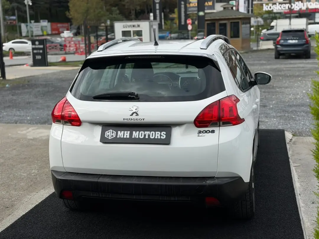 PEUGEOT 2008
