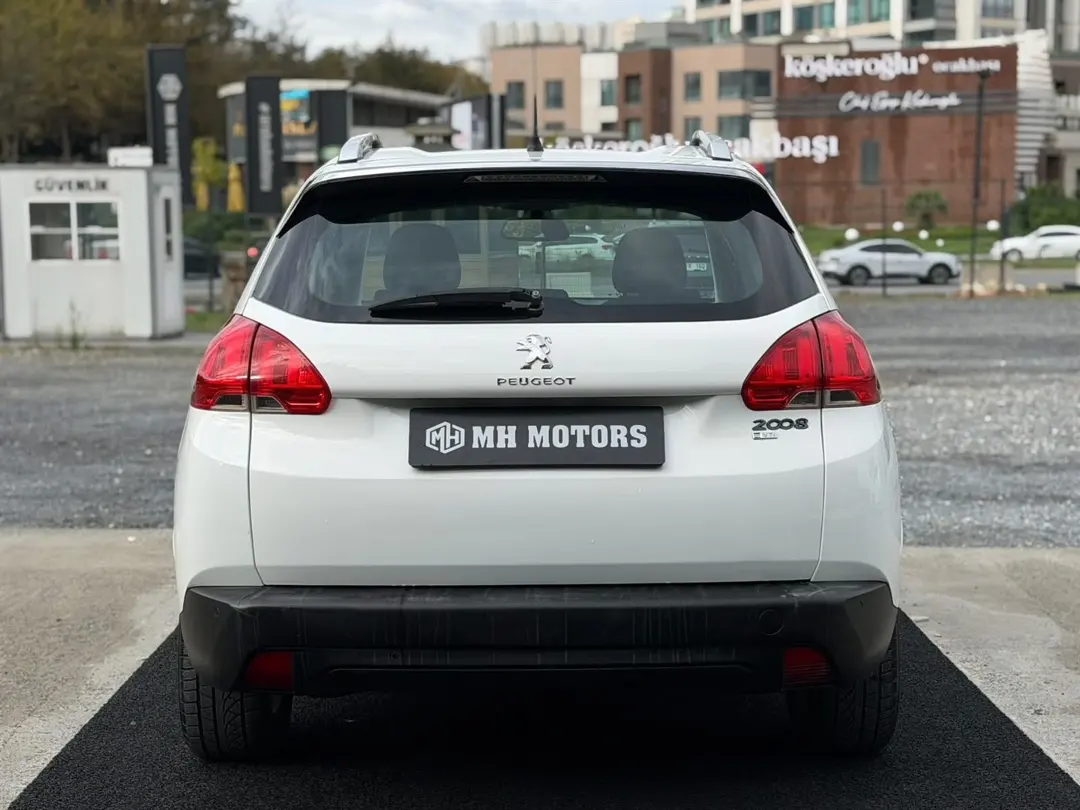 PEUGEOT 2008