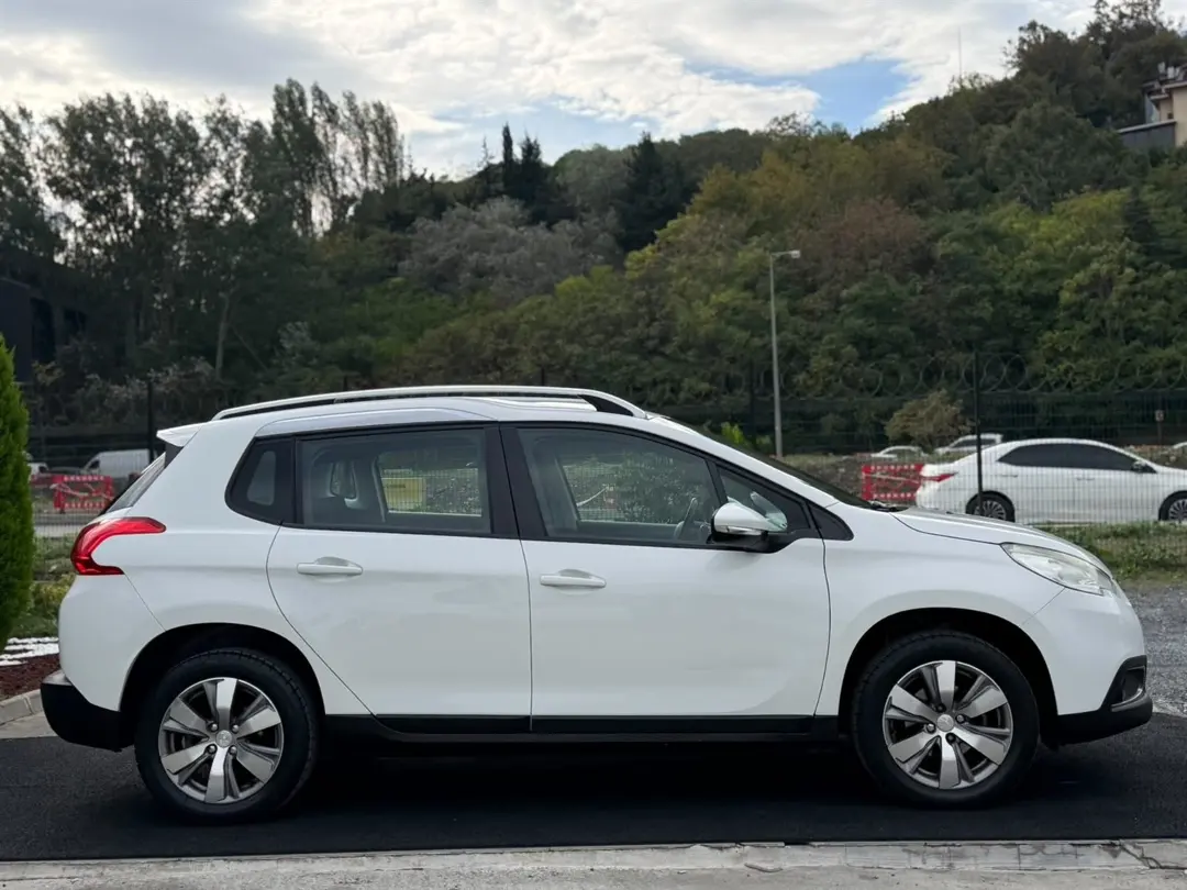 PEUGEOT 2008