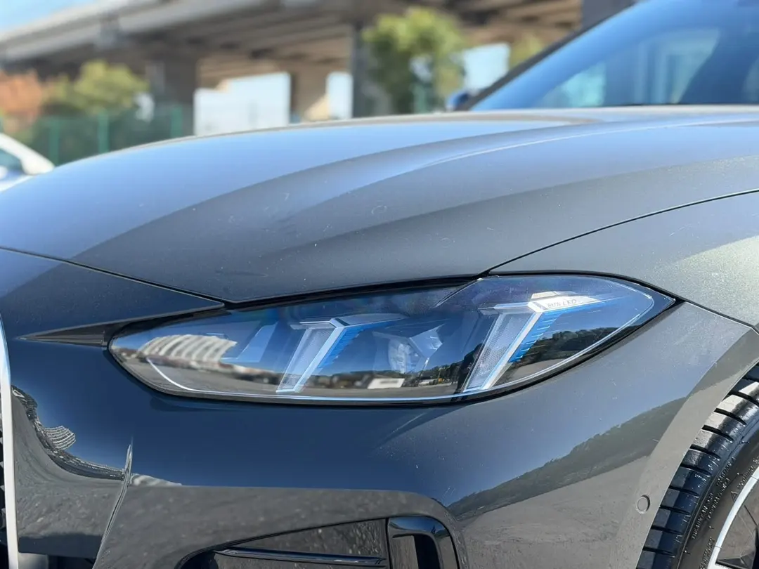 BMW I SERISI