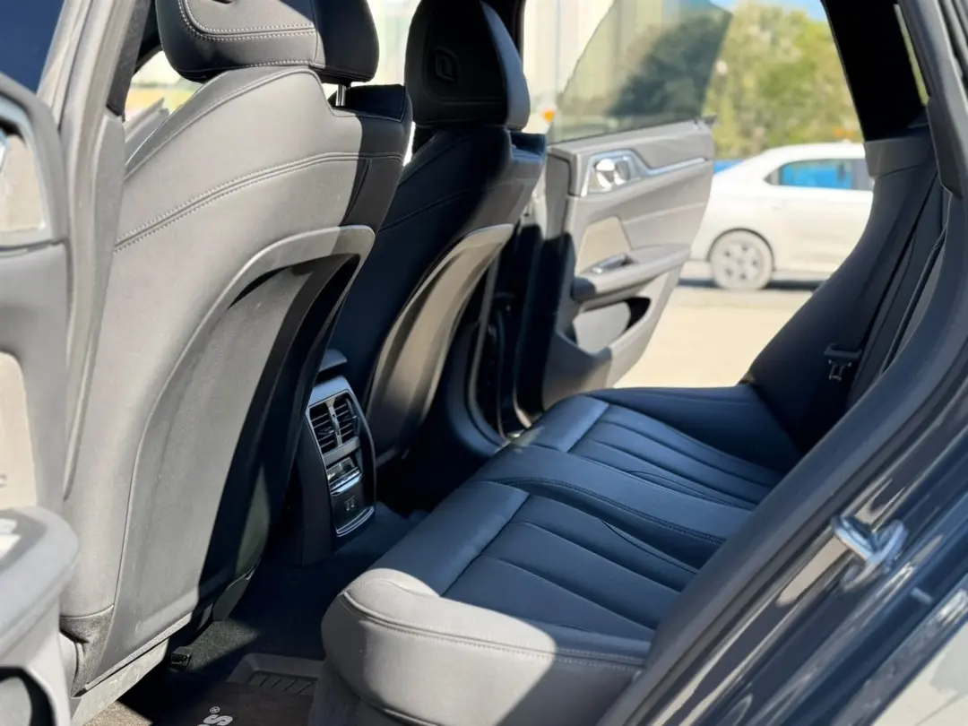 BMW I SERISI