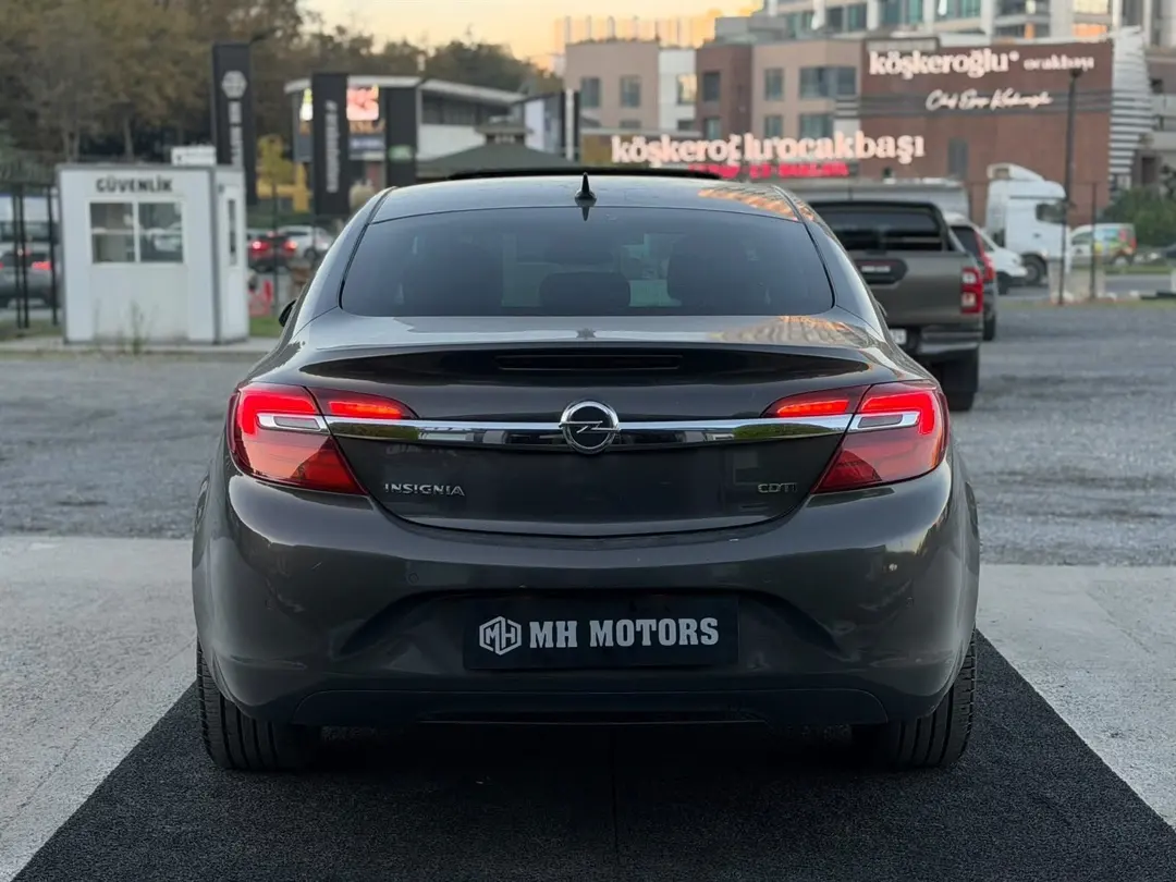 OPEL INSIGNIA