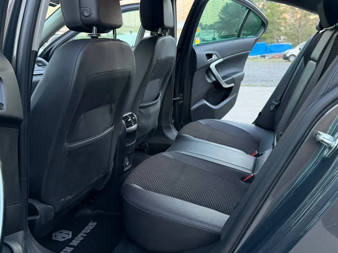 OPEL INSIGNIA