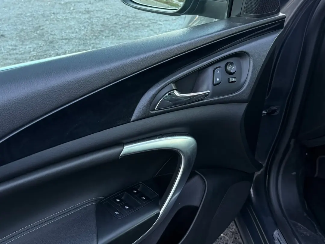OPEL INSIGNIA