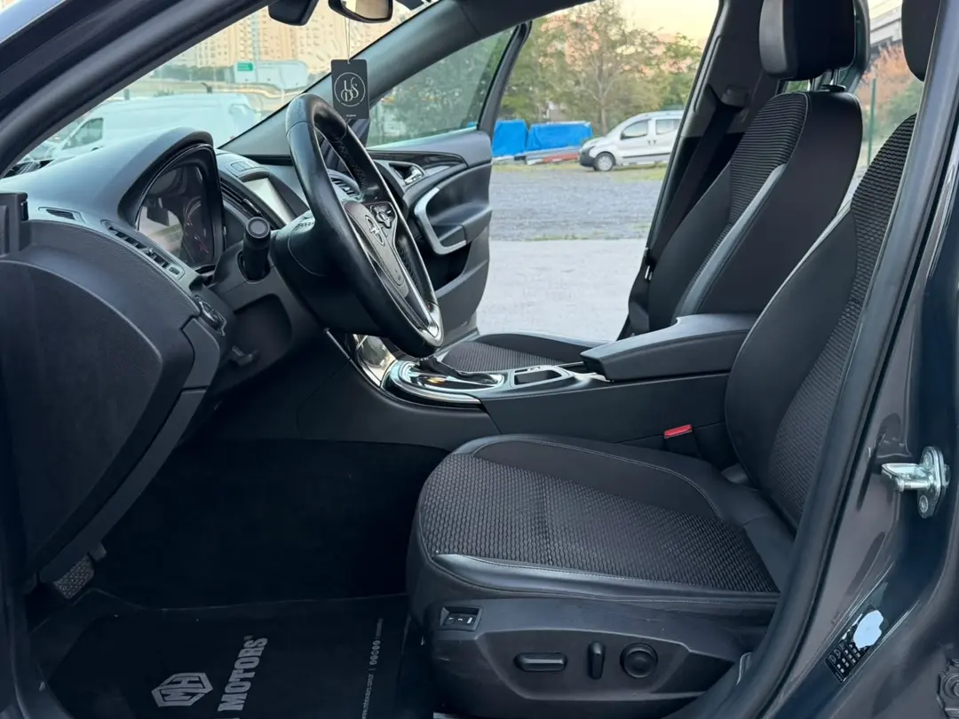 OPEL INSIGNIA