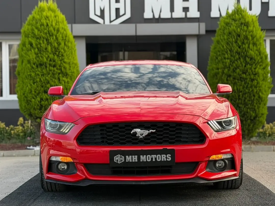 FORD MUSTANG