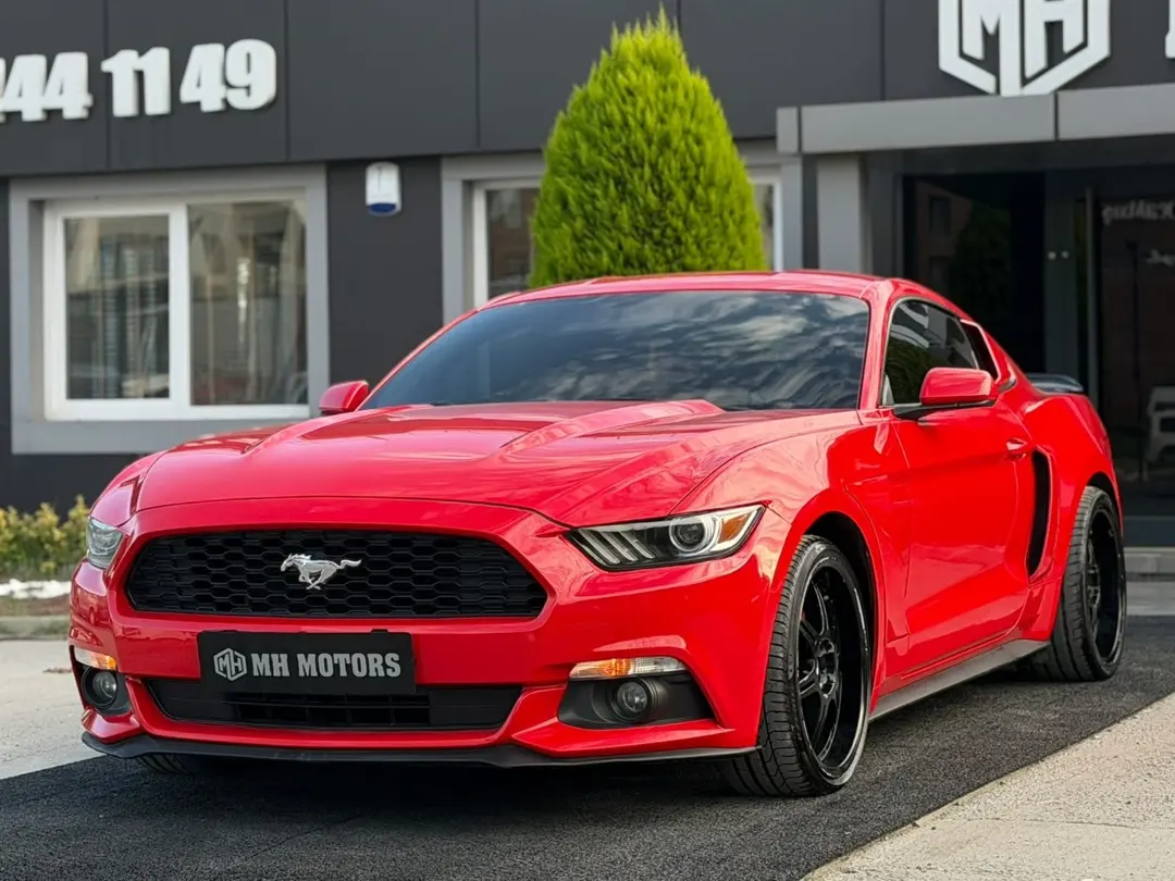 FORD MUSTANG