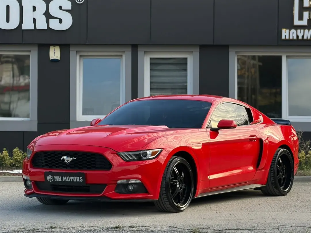 FORD MUSTANG