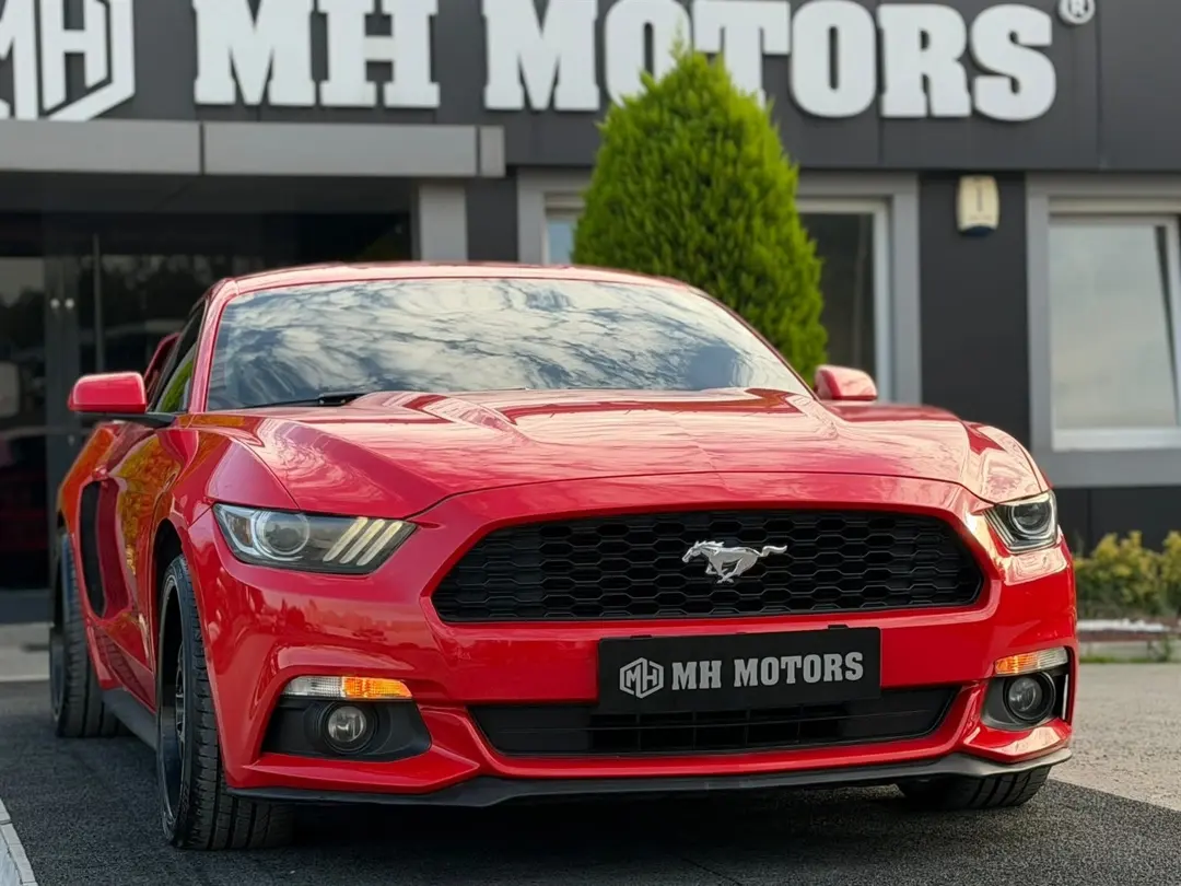 FORD MUSTANG