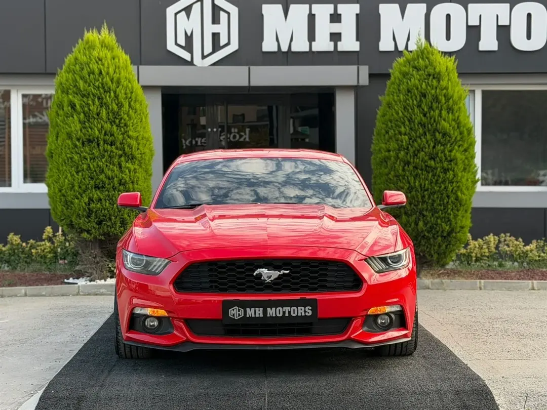 FORD MUSTANG